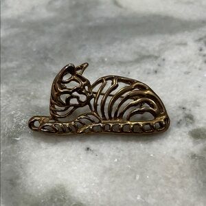 VINTAGE Cat Brooch